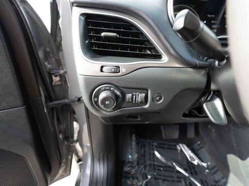 Used 2022 Jeep Cherokee Latitude Lux image 11