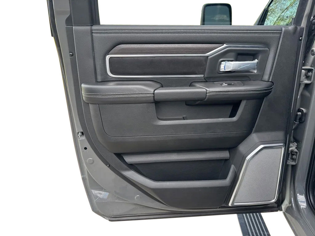 New 2026 RAM 2500 Laramie AWD/4WD image 23