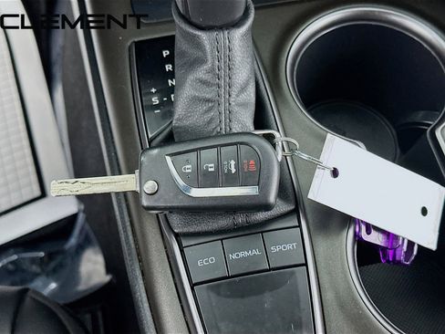 Used 2023 Toyota Camry SE image 22