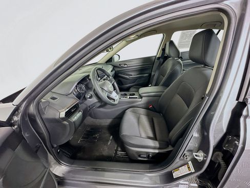 Used 2025 Nissan Altima 2.5 SV image 13