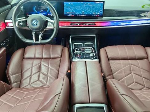 Used 2025 BMW i7 eDrive50 w/ M Sport Package RWD image 86