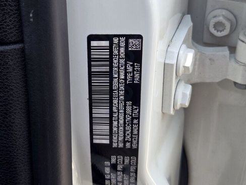 Used 2019 Jeep Renegade Trailhawk AWD/4WD image 29