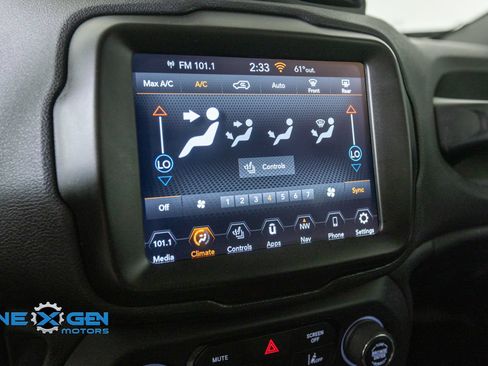 Used 2022 Jeep Renegade Latitude w/ Convenience Group AWD/4WD image 20