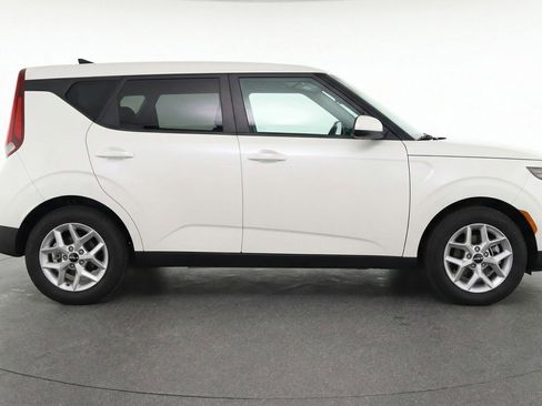 Used 2025 Kia Soul LX w/ LX Technology Package image 11