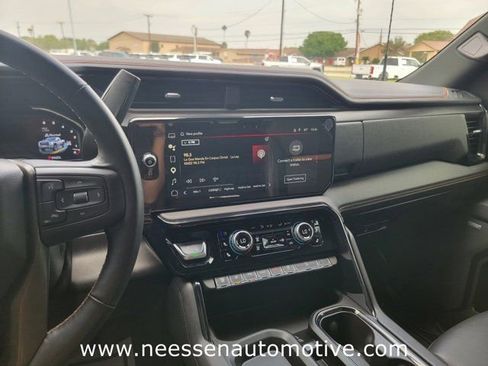 Used 2025 GMC Sierra 2500 AT4 w/ AT4 Premium Plus Package AWD/4WD image 25