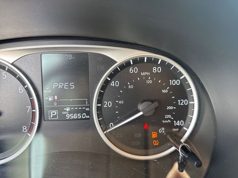 Used 2020 Nissan Kicks S image 13