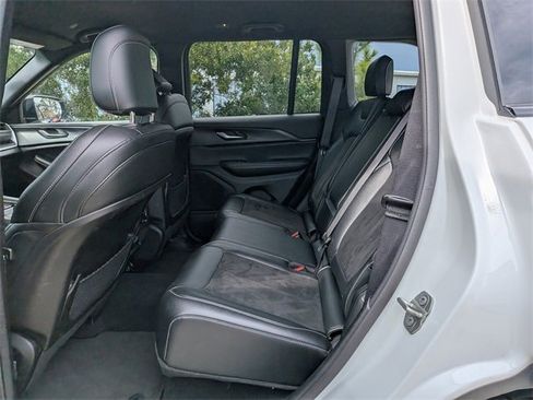 Certified 2023 Jeep Grand Cherokee Altitude image 14