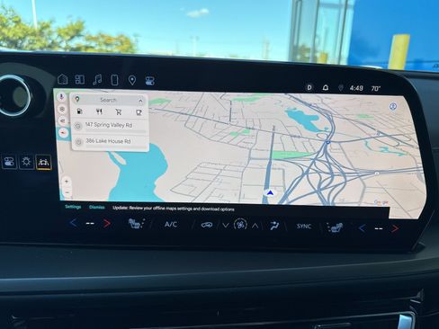 Used 2025 Chevrolet Traverse LT image 26