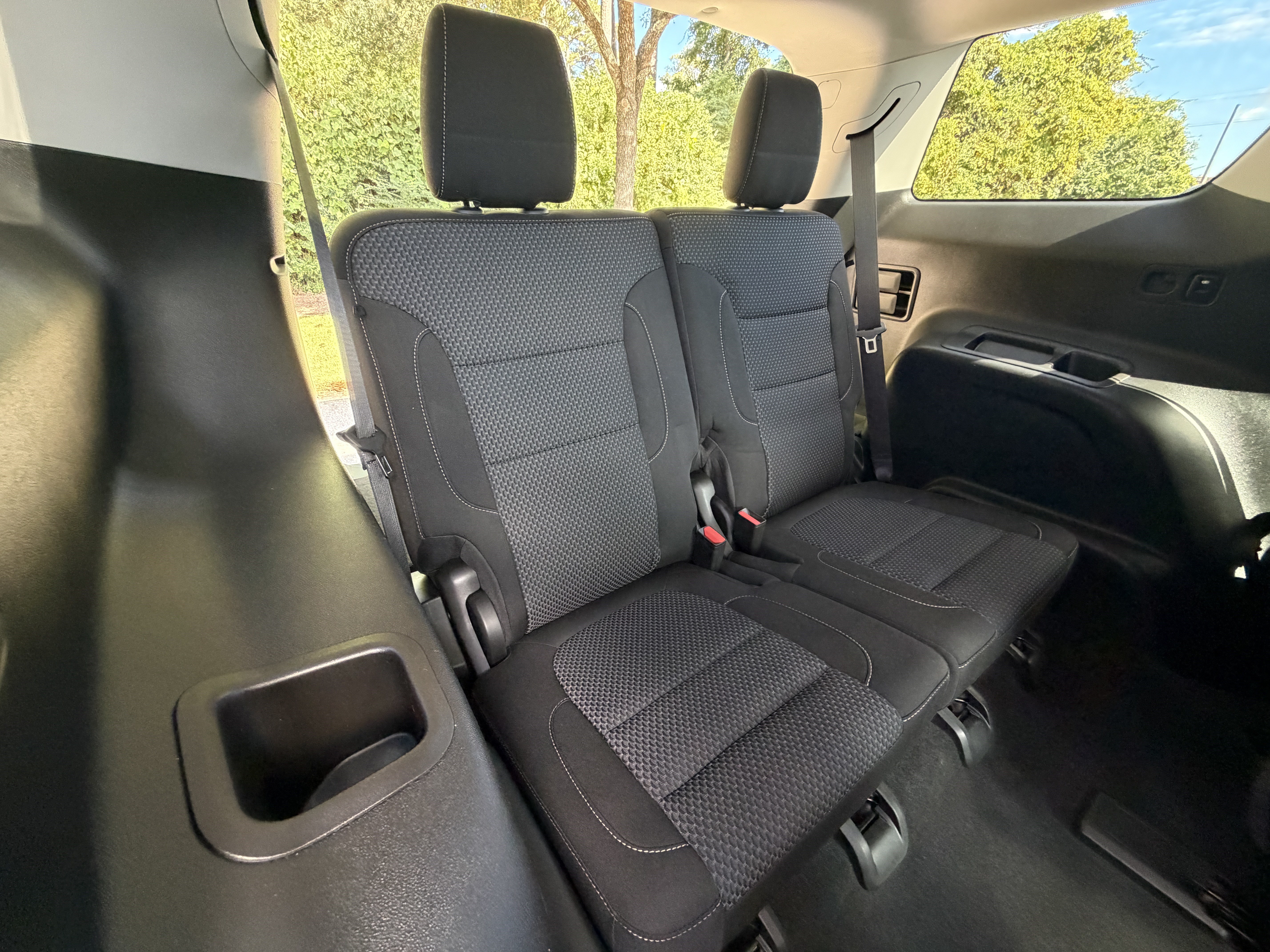 Used 2021 GMC Acadia SLE w/ Driver Convenience Package FWD image 19