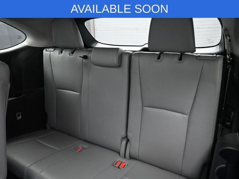 Used 2022 Toyota Highlander Platinum AWD/4WD image 32