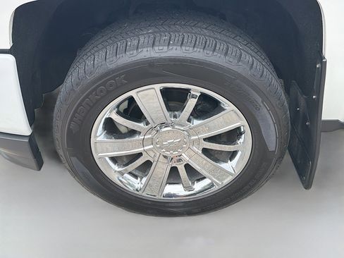 Used 2018 Chevrolet Silverado 1500 High Country AWD/4WD image 33