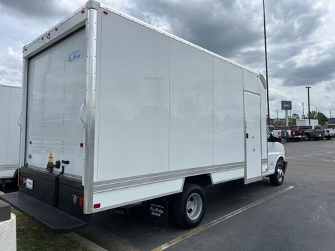 New 2026 Chevrolet Express 4500 w/ Power Convenience Package RWD image 3