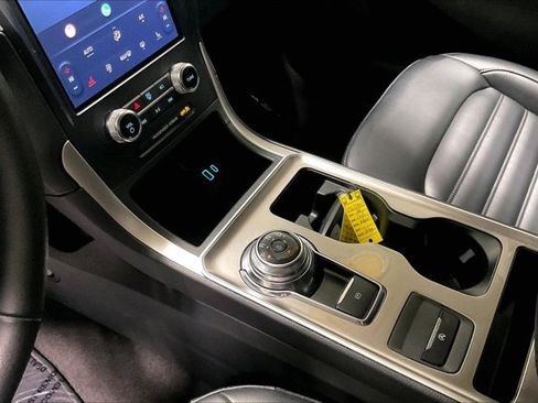 Used 2024 Ford Edge SEL image 17