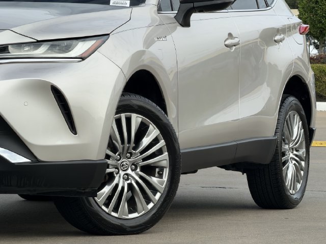 Used 2021 Toyota Venza XLE w/ Softex Package AWD/4WD image 11