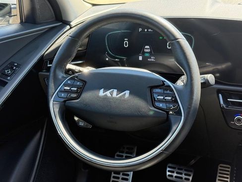 Used 2023 Kia Niro EX Touring FWD image 15
