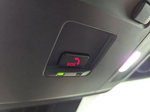 Used 2025 Toyota Camry SE FWD image 28