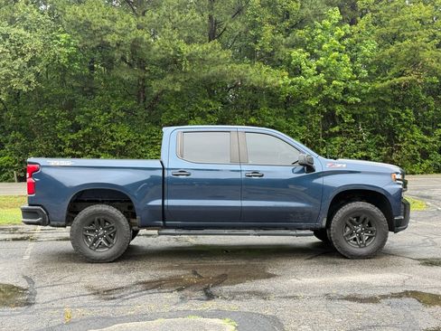 Used 2021 Chevrolet Silverado 1500 LT Trail Boss w/ Convenience Package II AWD/4WD image 3