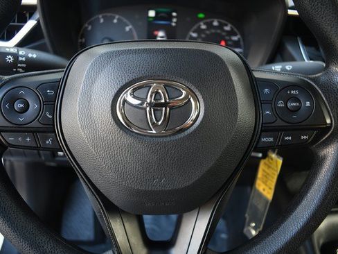 Certified 2025 Toyota Corolla LE FWD image 30
