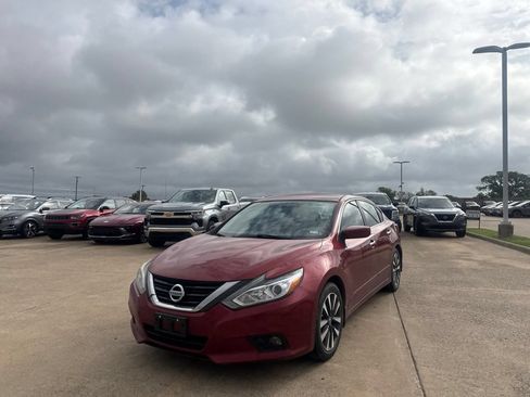 Used 2016 Nissan Altima 2.5 SV FWD image 7