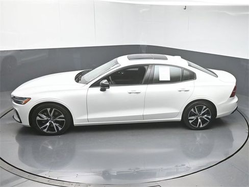 Used 2024 Volvo S60 B5 Core image 43