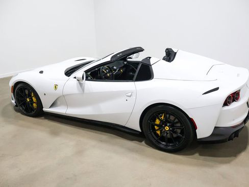 Used 2022 Ferrari 812 GTS RWD image 21