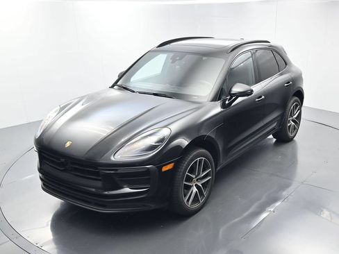 Certified 2026 Porsche Macan AWD/4WD image 31