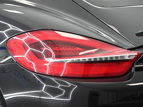 Used 2016 Porsche Cayman image 13