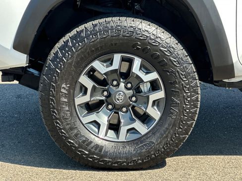 Used 2023 Toyota Tacoma TRD Off-Road AWD/4WD image 29