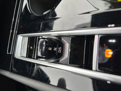 New 2026 Volkswagen Atlas SE image 12