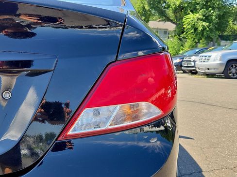 Used 2017 Hyundai Accent SE FWD image 16