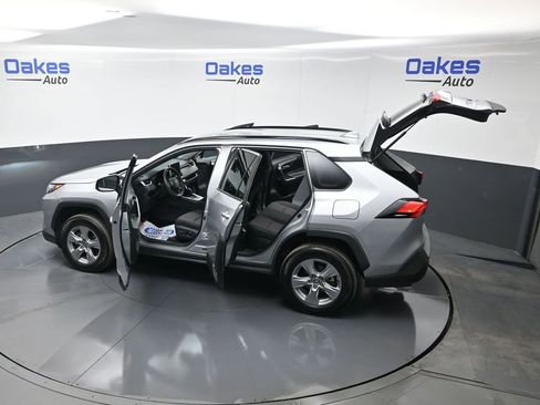 Used 2025 Toyota RAV4 XLE AWD/4WD image 59