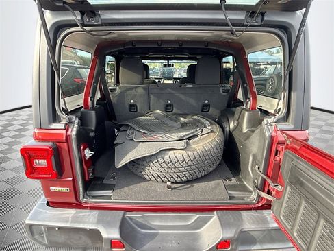 Used 2021 Jeep Wrangler Unlimited Sahara image 30