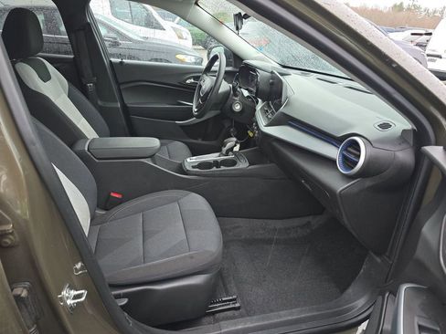 Used 2024 Chevrolet Trax LS image 8