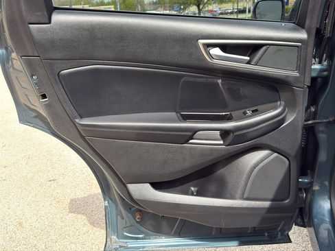 Used 2016 Ford Edge SEL w/ Equipment Group 201A AWD/4WD image 16