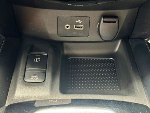 Used 2018 Nissan Rogue SL w/ Premium Package FWD image 30