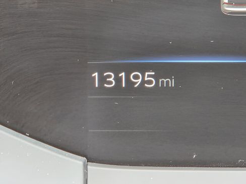 Used 2025 Toyota Prius XLE image 24