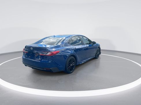 Used 2026 Toyota Camry SE FWD image 9