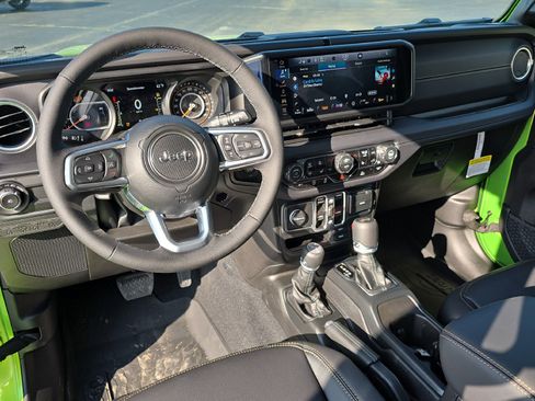 New 2026 Jeep Wrangler Sahara AWD/4WD image 17