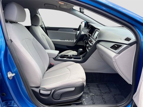Used 2018 Hyundai Sonata SE FWD image 25
