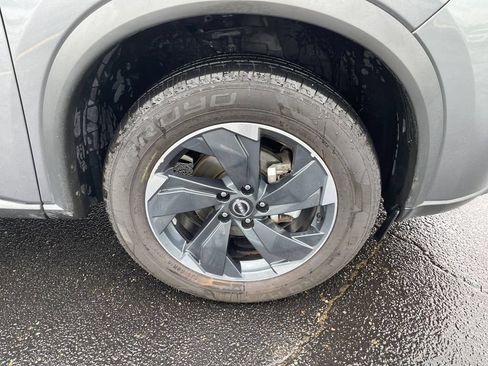 Used 2025 Nissan Rogue SV AWD/4WD image 9