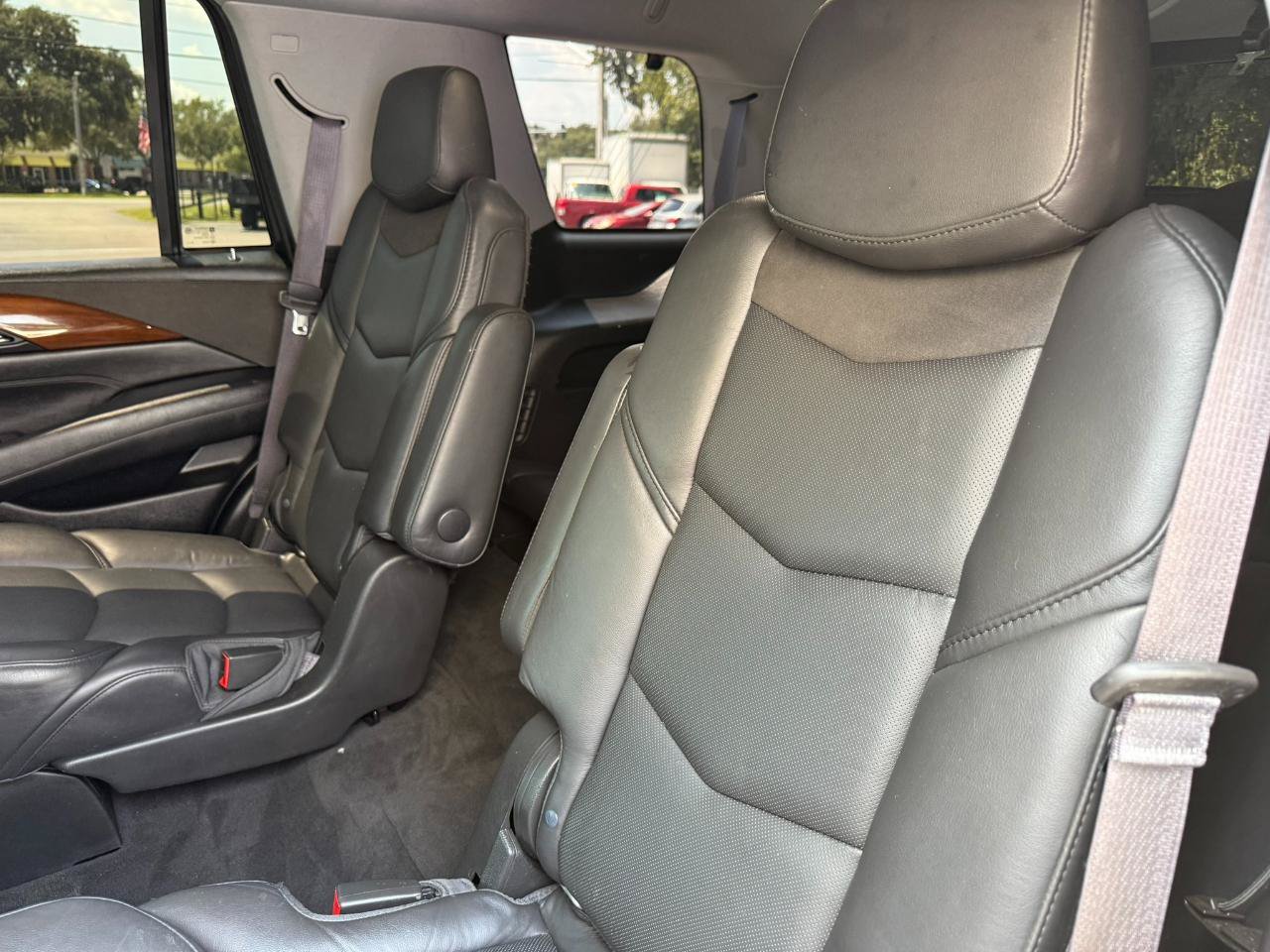 Used 2017 Cadillac Escalade 2WD image 25