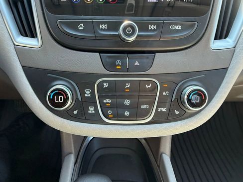 Used 2023 Chevrolet Malibu LT image 19