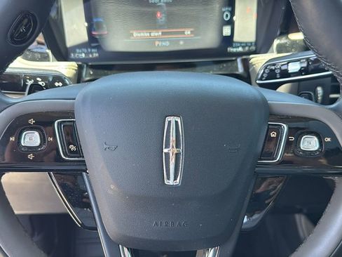 Used 2023 Lincoln Corsair Reserve w/ Equipment Group 201A FWD image 10