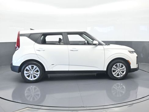 Used 2021 Kia Soul LX image 7