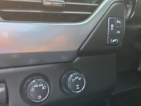 Used 2018 Chevrolet Tahoe LT AWD/4WD image 13