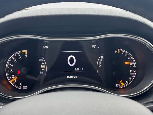 Used 2019 Jeep Grand Cherokee Altitude image 14