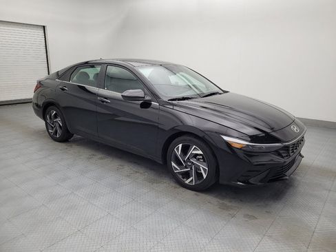 Used 2025 Hyundai Elantra SEL image 11