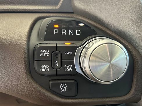 Used 2025 RAM 1500 Laramie AWD/4WD image 9