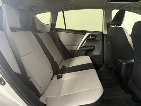 Used 2016 Toyota RAV4 XLE AWD/4WD image 14