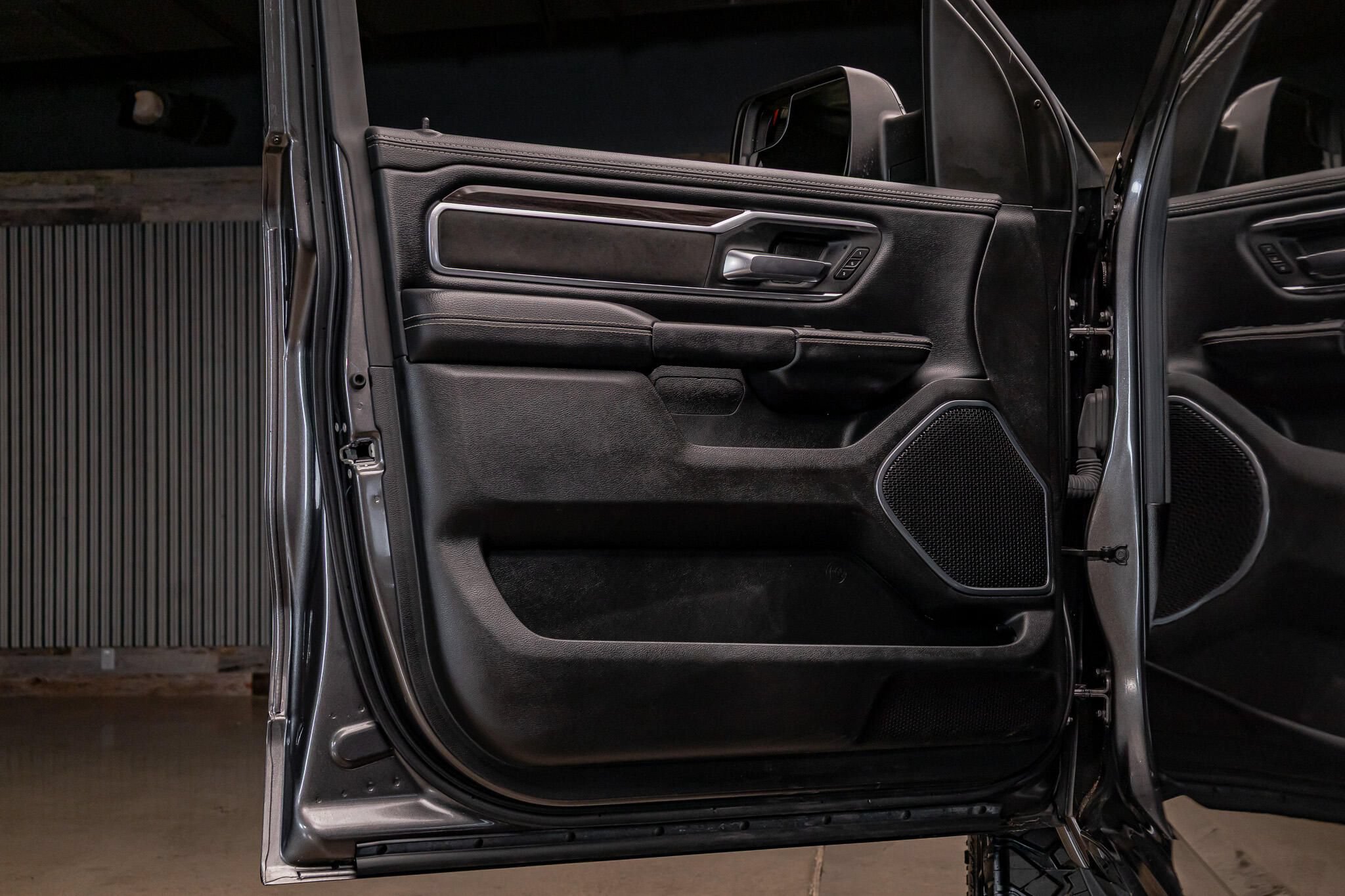 Used 2025 RAM 1500 Laramie w/ Sport Appearance Package AWD/4WD image 38